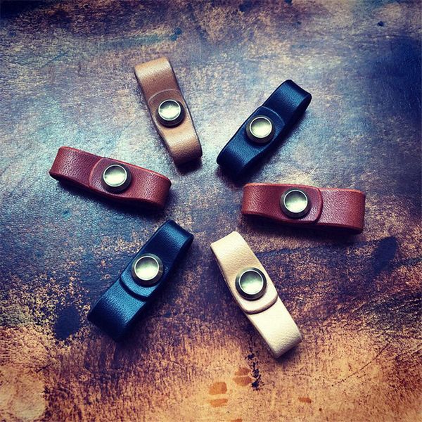 japan tochigi saddle leather handmade ring car keychain with cowhide pendant men and women pure brass, Slivery;golden
japan tochigi saddle leather handmade ring car keychain with cowhide pendant men and women pure brass, Slivery;golden