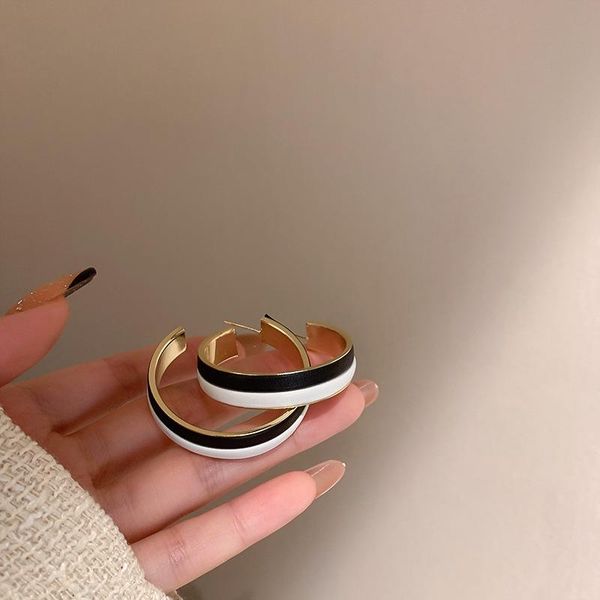 hoop & huggie korean fashion women's jewelry personality simple black and white leather stitching earrings female accessories, Golden;silver
hoop & huggie korean fashion women's jewelry personality simple black and white leather stitching earrings female accessories, Golden;silver