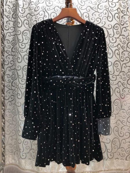 casual dresses 2021 early spring model elegant v - neck long sleeve dots velvet black dress above knee worldwide, Black;gray
casual dresses 2021 early spring model elegant v - neck long sleeve dots velvet black dress above knee worldwide, Black;gray