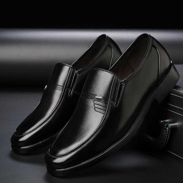 men's leather shoes business for the elderly black round head formal work father large men's
men's leather shoes business for the elderly black round head formal work father large men's