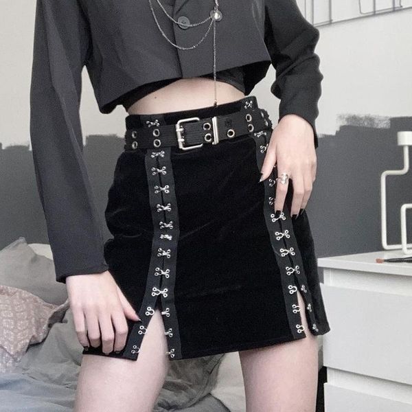 skirts high-waisted mini skirt gothic metal buckle black velvet women kawaii 2021 streetwear harajuku female split short y2k 
skirts high-waisted mini skirt gothic metal buckle black velvet women kawaii 2021 streetwear harajuku female split short y2k