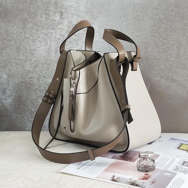 evening bags 2021 women casual tote bag female handbag small shoulder for ladies vintage genuine leather crossbody sac
evening bags 2021 women casual tote bag female handbag small shoulder for ladies vintage genuine leather crossbody sac
