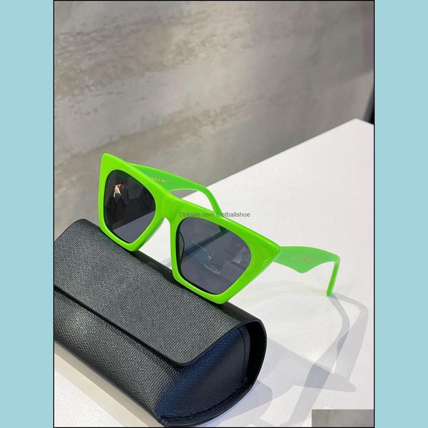 aessories cl41468s luxury brand designer sunglasses for mens womens uv400 selling world famous fashion show italian sun gla, White;black
aessories cl41468s luxury brand designer sunglasses for mens womens uv400 selling world famous fashion show italian sun gla, White;black
