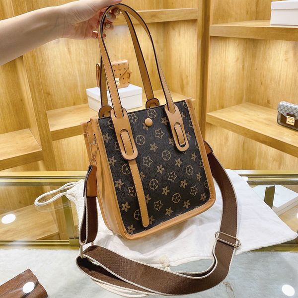 factory direct sale 75% off 2021 autumn new trend large capacity single messenger bags bags
factory direct sale 75% off 2021 autumn new trend large capacity single messenger bags bags