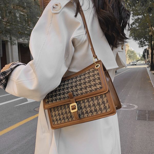 net red autumn and winter new fashion women's bag thousand bird lattice splicing single shoulder messenger bag temperament lady small s
net red autumn and winter new fashion women's bag thousand bird lattice splicing single shoulder messenger bag temperament lady small s