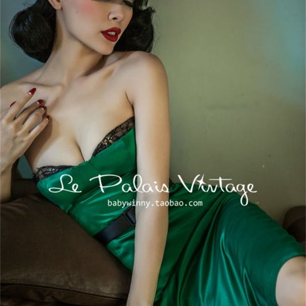 women's t-shirt le vintage retro palais elegant and corset lace emerald style satin bandeau /bodycon, White
women's t-shirt le vintage retro palais elegant and corset lace emerald style satin bandeau /bodycon, White