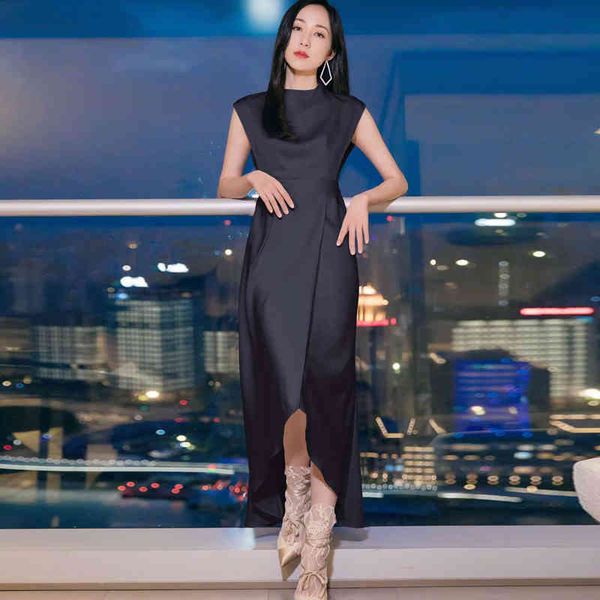 female runway sleeveless summer thin neck elegant fit dressed in party maxi black dress, Black;gray
female runway sleeveless summer thin neck elegant fit dressed in party maxi black dress, Black;gray