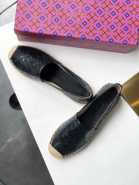 autumn new style tb fisherman shoes sheepskin sandals electric embroidered shallow mouth low cut foot flat loafers casual all-match, Black
autumn new style tb fisherman shoes sheepskin sandals electric embroidered shallow mouth low cut foot flat loafers casual all-match, Black
