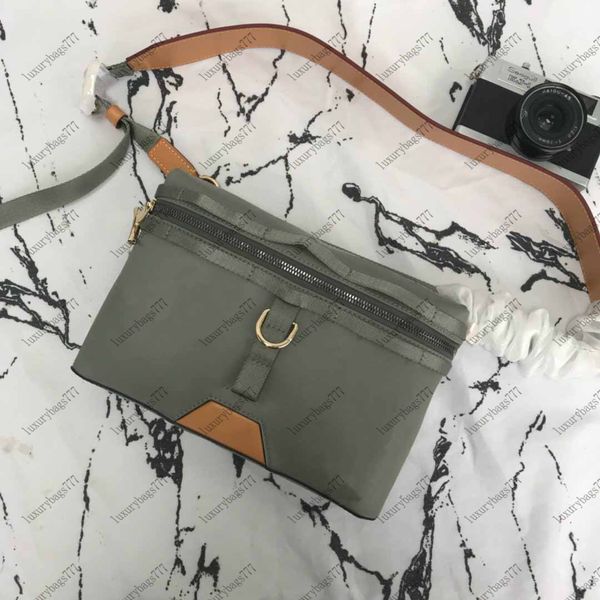 43luxurys designers bags, small messenger bag, handbags 889 with monogram titanium cancanvas metal rim,inclined shoulder bag
43luxurys designers bags, small messenger bag, handbags 889 with monogram titanium cancanvas metal rim,inclined shoulder bag