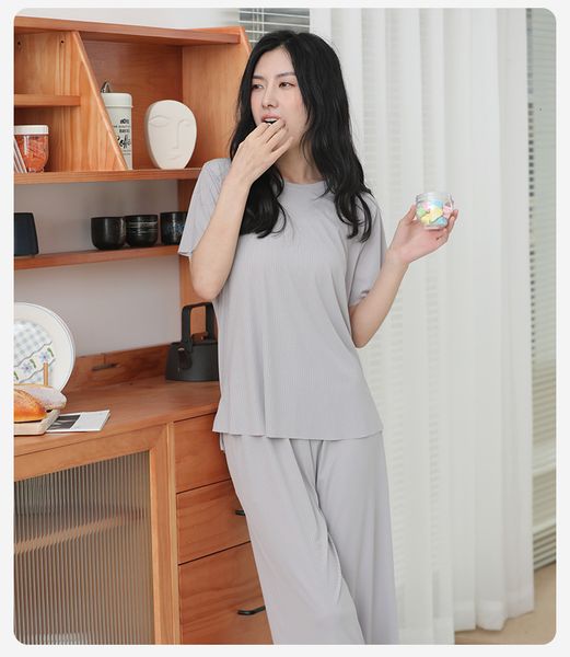 women's sleepwear simple o neck pajamas women thin ice silk sleepwear short sleeve nine point pant 2 piece set summer nightwear pijama, Black;red
women's sleepwear simple o neck pajamas women thin ice silk sleepwear short sleeve nine point pant 2 piece set summer nightwear pijama, Black;red