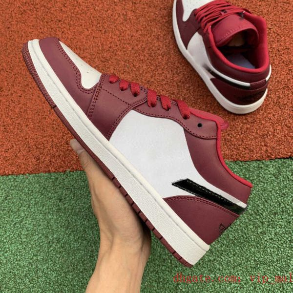 new game royal 1 mens basketball shoes low court purple white red shadow glow bred gray black toe designers 1s women skateboard shoes 248wtu
new game royal 1 mens basketball shoes low court purple white red shadow glow bred gray black toe designers 1s women skateboard shoes 248wtu