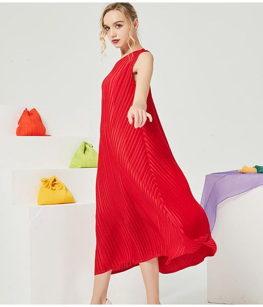 miyake pleated one-piece dress sleeveless o-neck expansion pressure in stock casual dresses, Black;gray
miyake pleated one-piece dress sleeveless o-neck expansion pressure in stock casual dresses, Black;gray