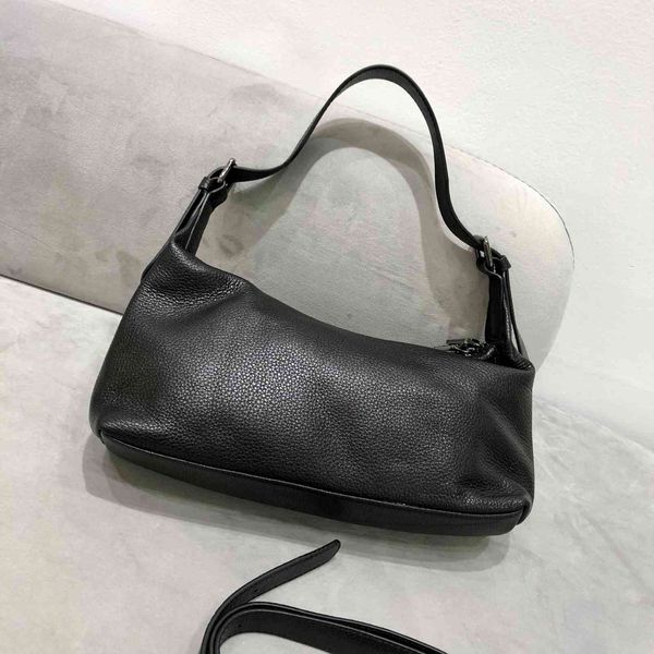 handmade leather single crossbody bag, underarm bag, large capacity, double shoulder strap, dual purpose women's style
handmade leather single crossbody bag, underarm bag, large capacity, double shoulder strap, dual purpose women's style