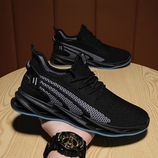 fashion casual shoes genuine leathe platforms triple white black non-slip soles sneaker combination men wen flat size 36~45
fashion casual shoes genuine leathe platforms triple white black non-slip soles sneaker combination men wen flat size 36~45