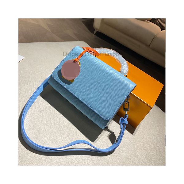 2022 new twist denim handbag purse flap hand bags ripple genuine leather shoulder bag lock crossbody bag detchable strap
2022 new twist denim handbag purse flap hand bags ripple genuine leather shoulder bag lock crossbody bag detchable strap