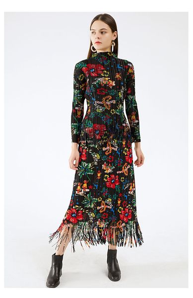 dress miyake fold long sleeve o-neck t-shirt + retro floral print skirt tassel suit, Black;gray
dress miyake fold long sleeve o-neck t-shirt + retro floral print skirt tassel suit, Black;gray