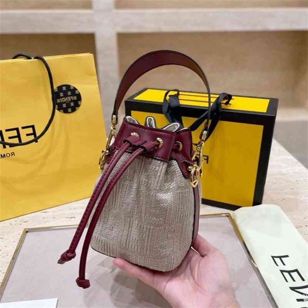 fend 2021 new bucket hand bag canvas embroidery mini small fashion bucket portable messenger printing bagba75
fend 2021 new bucket hand bag canvas embroidery mini small fashion bucket portable messenger printing bagba75