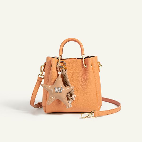 70% off design 2021 new single women's wide shoulder belt fashion messenger leisure bucket litchi pattern commuter handbag i90d, Red;black
70% off design 2021 new single women's wide shoulder belt fashion messenger leisure bucket litchi pattern commuter handbag i90d, Red;black