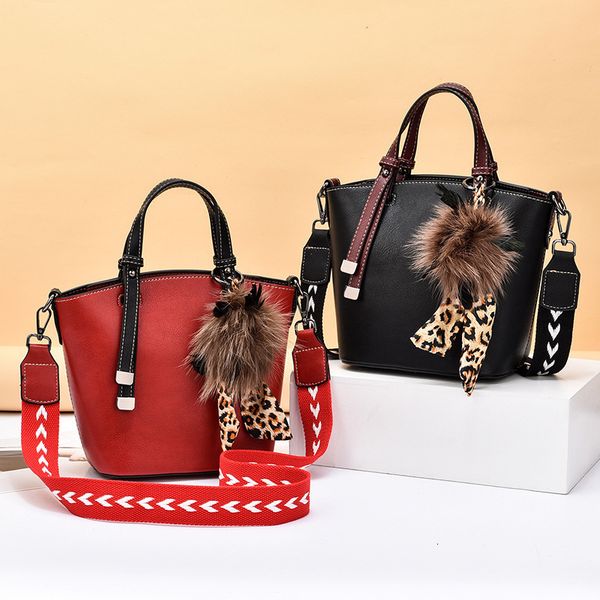 messenger bags messenger bagsmessenger style 2021 summer tote fashionable lady fashion shoulder bag
messenger bags messenger bagsmessenger style 2021 summer tote fashionable lady fashion shoulder bag