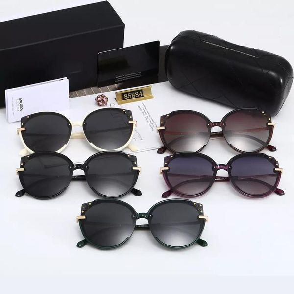 sunglasses with box star same style square blackout thickened large frame men's and women's, White;black
sunglasses with box star same style square blackout thickened large frame men's and women's, White;black