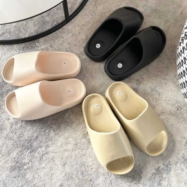 coconut bread slippers with thick soles kan ye's same fashion for men and women ysj, Black
coconut bread slippers with thick soles kan ye's same fashion for men and women ysj, Black