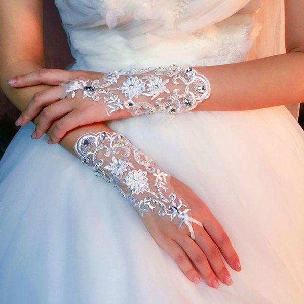 bridal gloves wholesale summer short lace hand-made rhinestones white mittens wedding dress accessories for bride women
bridal gloves wholesale summer short lace hand-made rhinestones white mittens wedding dress accessories for bride women