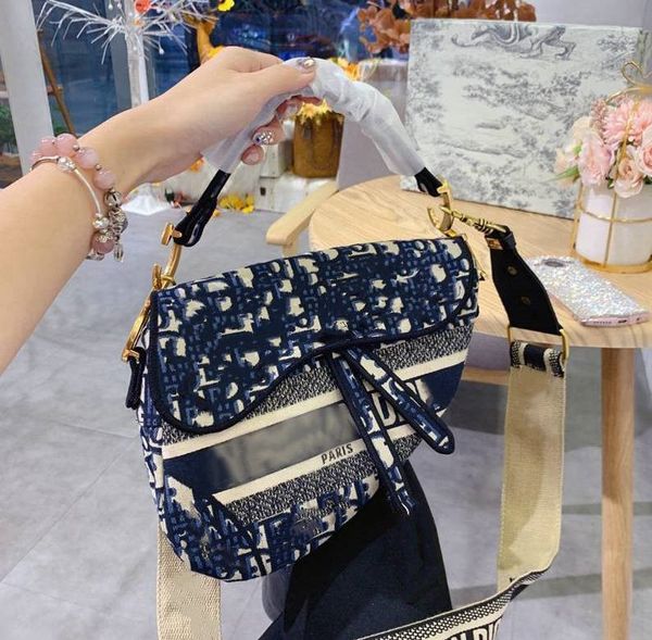 Luxury Brand Leather Shoulder Bag 2021 Fashion Women's Classic Handbags High Quality Crossbody Bags -L1901
Luxury Brand Leather Shoulder Bag 2021 Fashion Women's Classic Handbags High Quality Crossbody Bags -L1901