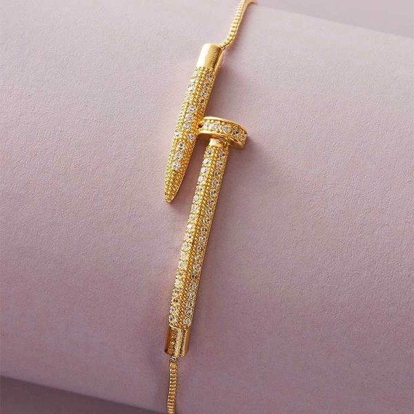 women's glittering zircon gold nail bracelet, fashion jewelry, 2021 new series, Golden;silver
women's glittering zircon gold nail bracelet, fashion jewelry, 2021 new series, Golden;silver