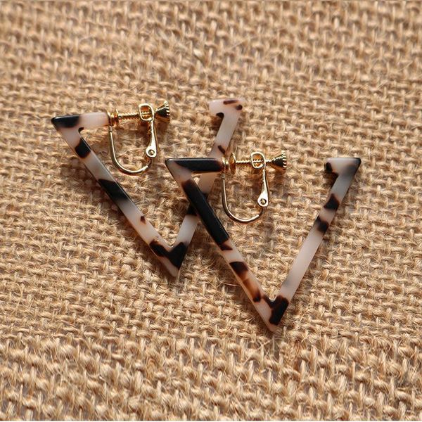 clip-on & screw back leopard tortoise acetate clip earrings geometry round triangular square, Silver
clip-on & screw back leopard tortoise acetate clip earrings geometry round triangular square, Silver