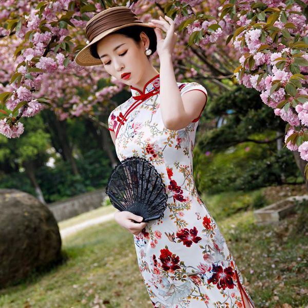 sweet flower print elegant mandarin collar cheongsam lady vintage button trim long qipao slim chinese dress plus size -4xl ethnic clot, Red
sweet flower print elegant mandarin collar cheongsam lady vintage button trim long qipao slim chinese dress plus size -4xl ethnic clot, Red