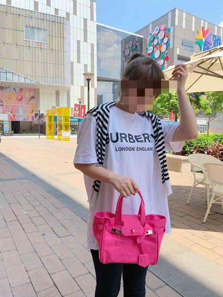 ada niche design canvas tote 2021 new fashion handbag women's texture messenger bag 
ada niche design canvas tote 2021 new fashion handbag women's texture messenger bag