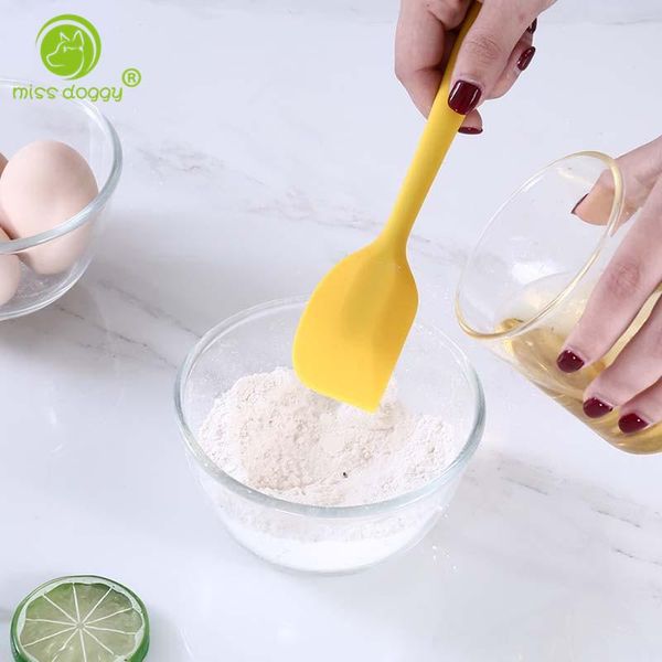 baking & pastry tools 1pcs ly design fashion 7 colors cake knifes classic solid color kitchen soft silicone knife heat resistan
baking & pastry tools 1pcs ly design fashion 7 colors cake knifes classic solid color kitchen soft silicone knife heat resistan