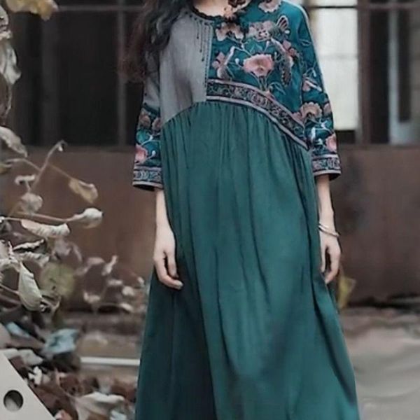 regular seven points sleeve tunic dress women vintage ethnic floral print embroidery blue cotton autumn vestidos boho robe 2021 casual dress, Black;gray
regular seven points sleeve tunic dress women vintage ethnic floral print embroidery blue cotton autumn vestidos boho robe 2021 casual dress, Black;gray