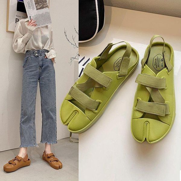 sandals spring/summer 2021 european and american ladies round toe flat bottom casual light beach baotou platform, Black
sandals spring/summer 2021 european and american ladies round toe flat bottom casual light beach baotou platform, Black