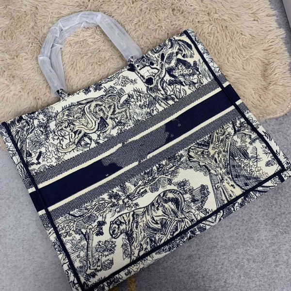 handbag branded crossbody mini luxurys bags designer tote bag shoulder_bag printed canvas is. out of shape not easily wire money have stere
handbag branded crossbody mini luxurys bags designer tote bag shoulder_bag printed canvas is. out of shape not easily wire money have stere