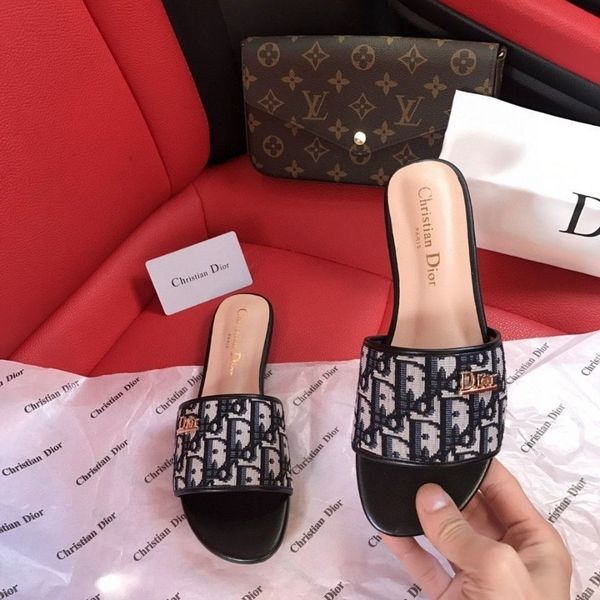 high edition leather dd letter slippers summer new lazy slippers cd button embroidery metal button sandals designers outlet ysj, Black
high edition leather dd letter slippers summer new lazy slippers cd button embroidery metal button sandals designers outlet ysj, Black