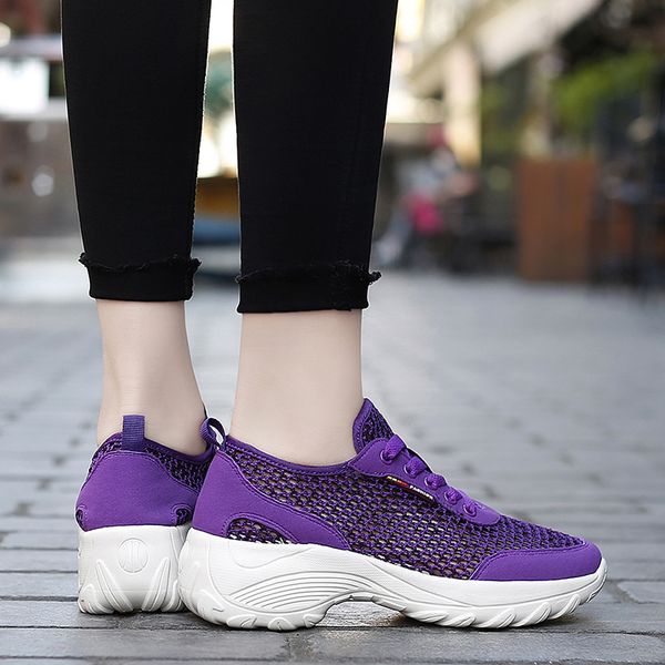 2021 designer running shoes for women white grey purple pink black fashion mens trainers outdoor sports sneakers size 35-42 fg, White;red
2021 designer running shoes for women white grey purple pink black fashion mens trainers outdoor sports sneakers size 35-42 fg, White;red