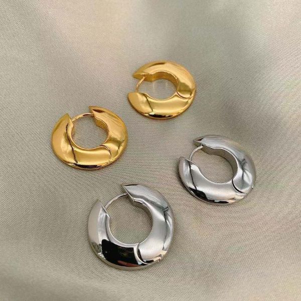 hoop & huggie flat earrings for women gold chunky designed jewelry dupli elegant minimalist, Golden;silver
hoop & huggie flat earrings for women gold chunky designed jewelry dupli elegant minimalist, Golden;silver