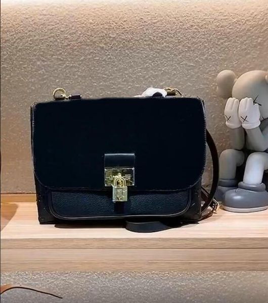 2022 women handbag chain crossbody bags designer genuine leather shoulder bag embossed flower elegant lady messenger bag
2022 women handbag chain crossbody bags designer genuine leather shoulder bag embossed flower elegant lady messenger bag