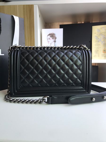 67086 classic ladies' one-shoulder shoulder strap bag french designer 7a high-end customized quality leisure fashion style details are
67086 classic ladies' one-shoulder shoulder strap bag french designer 7a high-end customized quality leisure fashion style details are