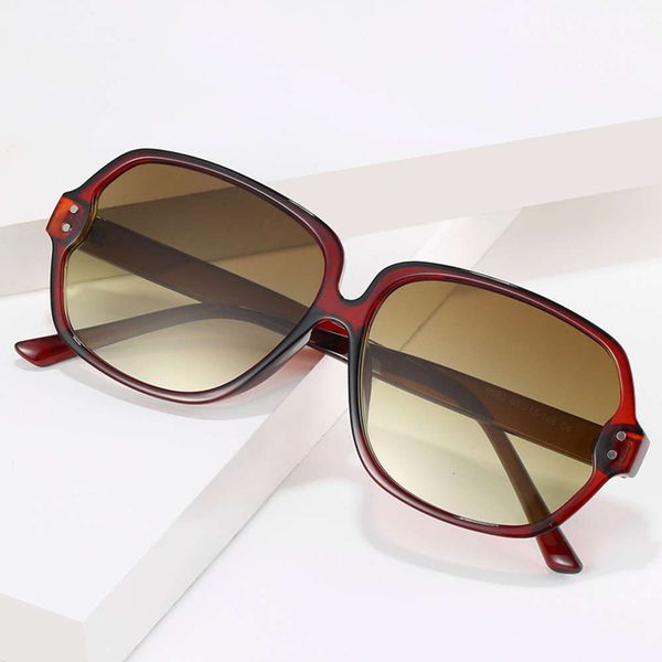 new fashion sunglass star same rice nail glass trend large frame box sunglass women, White;black
new fashion sunglass star same rice nail glass trend large frame box sunglass women, White;black