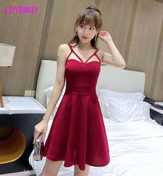 women's waist temperament leaky back strap dress sleeveless knee-length regular v-neck office lady 210603, Black;gray
women's waist temperament leaky back strap dress sleeveless knee-length regular v-neck office lady 210603, Black;gray