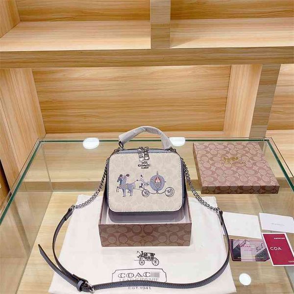 2021 2021 bag c lady's storage bags cross shoulder kou old flower graffiti small square luxuryss designerss yw
2021 2021 bag c lady's storage bags cross shoulder kou old flower graffiti small square luxuryss designerss yw