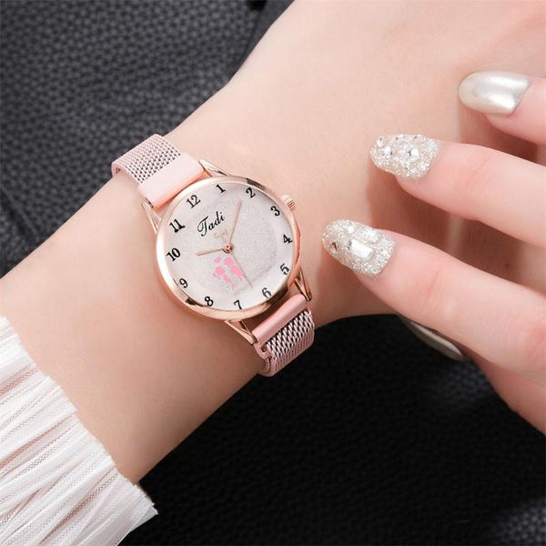 wristwatches women quartz watch figure pattern alloy magnetic buckle arabic numerals lady wrist d88, Slivery;brown
wristwatches women quartz watch figure pattern alloy magnetic buckle arabic numerals lady wrist d88, Slivery;brown