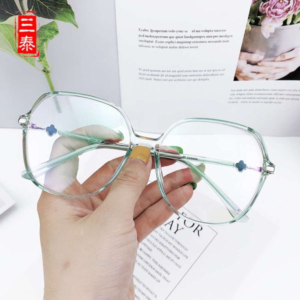 ins 2021 plain anti blue light fashion with eyeglass frame men's transparent clover women's 0354, Silver
ins 2021 plain anti blue light fashion with eyeglass frame men's transparent clover women's 0354, Silver