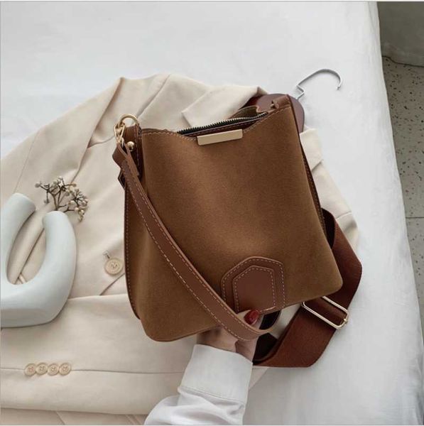 evening bags vintage bucket for women large capacity shoulder bag matte pu leather messenger female big casual handbags tote bolsos
evening bags vintage bucket for women large capacity shoulder bag matte pu leather messenger female big casual handbags tote bolsos