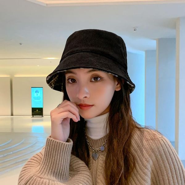 wide brim hats 2021 women's double-sided wear bucket hat panama winter autumn warm solid folding travel cap big vintage flat, Blue;gray
wide brim hats 2021 women's double-sided wear bucket hat panama winter autumn warm solid folding travel cap big vintage flat, Blue;gray