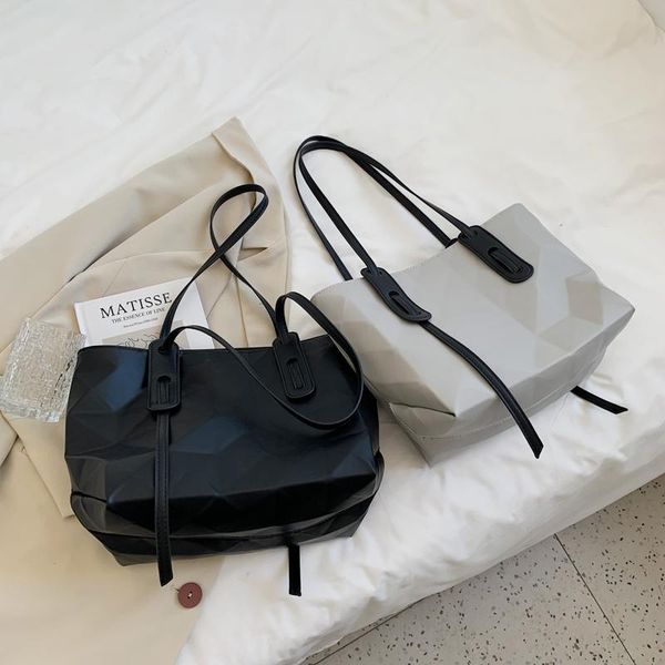 evening bags niche design simple large-capacity bag 2021 fashion female underarm texture shoulder
evening bags niche design simple large-capacity bag 2021 fashion female underarm texture shoulder