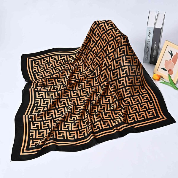 handkerchief 2021 print f letter square scar wind student silk summer air conditioning towel, White
handkerchief 2021 print f letter square scar wind student silk summer air conditioning towel, White