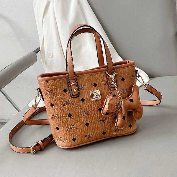 factory bucket bag small women's 2021 fashion messenger versatile basket portable single shoulder luxuryss designerss yw
factory bucket bag small women's 2021 fashion messenger versatile basket portable single shoulder luxuryss designerss yw